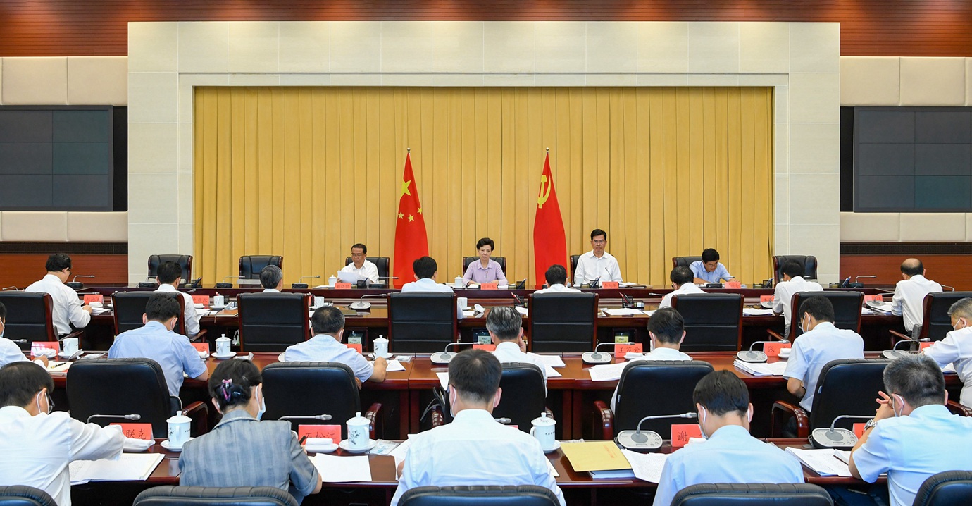 2.(审定) ---2021年6月28日,省委举行理论学习中心组党史学习教育专题学习,深入学习贯彻习近平总书记在党史学习教育动员大会上的重要讲话精神,专题学习党的十八大以来的历史。贾智 摄影.jpg