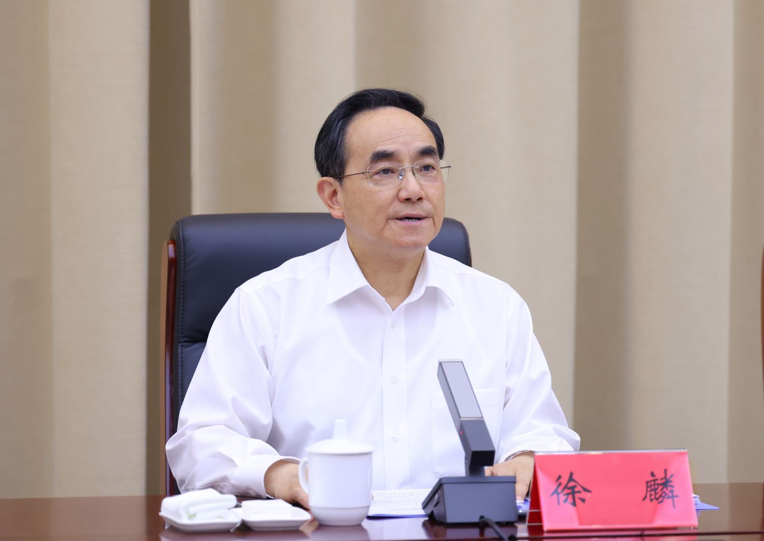 (审定)DPCL8191-1 - ----2025年6月17日,省委、省政府召开贵安新区高质量发展座谈会。图为省委书记徐麟讲话。贵州日报天眼新闻记者 杜朋城 摄影.jpg