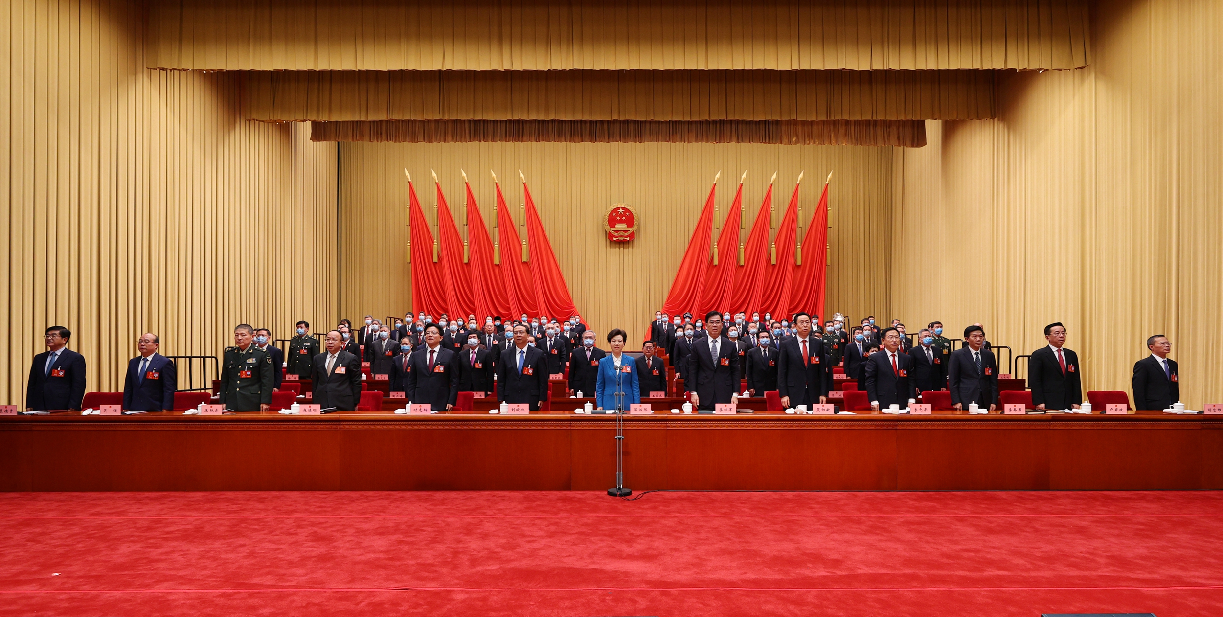 (审定)DPC_3118-2-----2022年1月24日,贵州省第十三届人民代表大会第五次会议在贵阳胜利闭幕。贵州日报天眼新闻记者 杜朋城 摄影.jpg