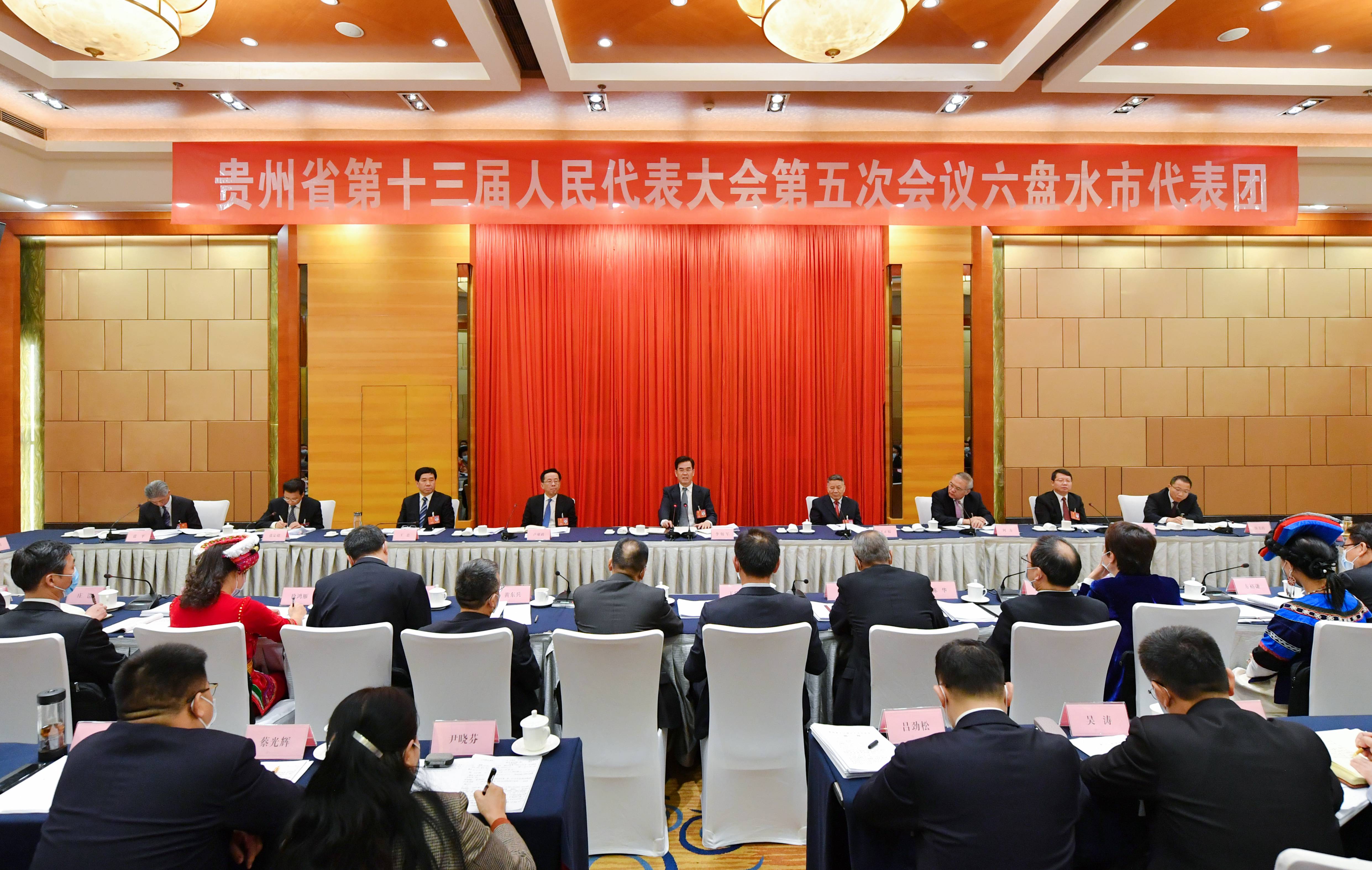 李炳军：坚定不移走好高质量发展之路 奋力为人民群众创造更加美好生活