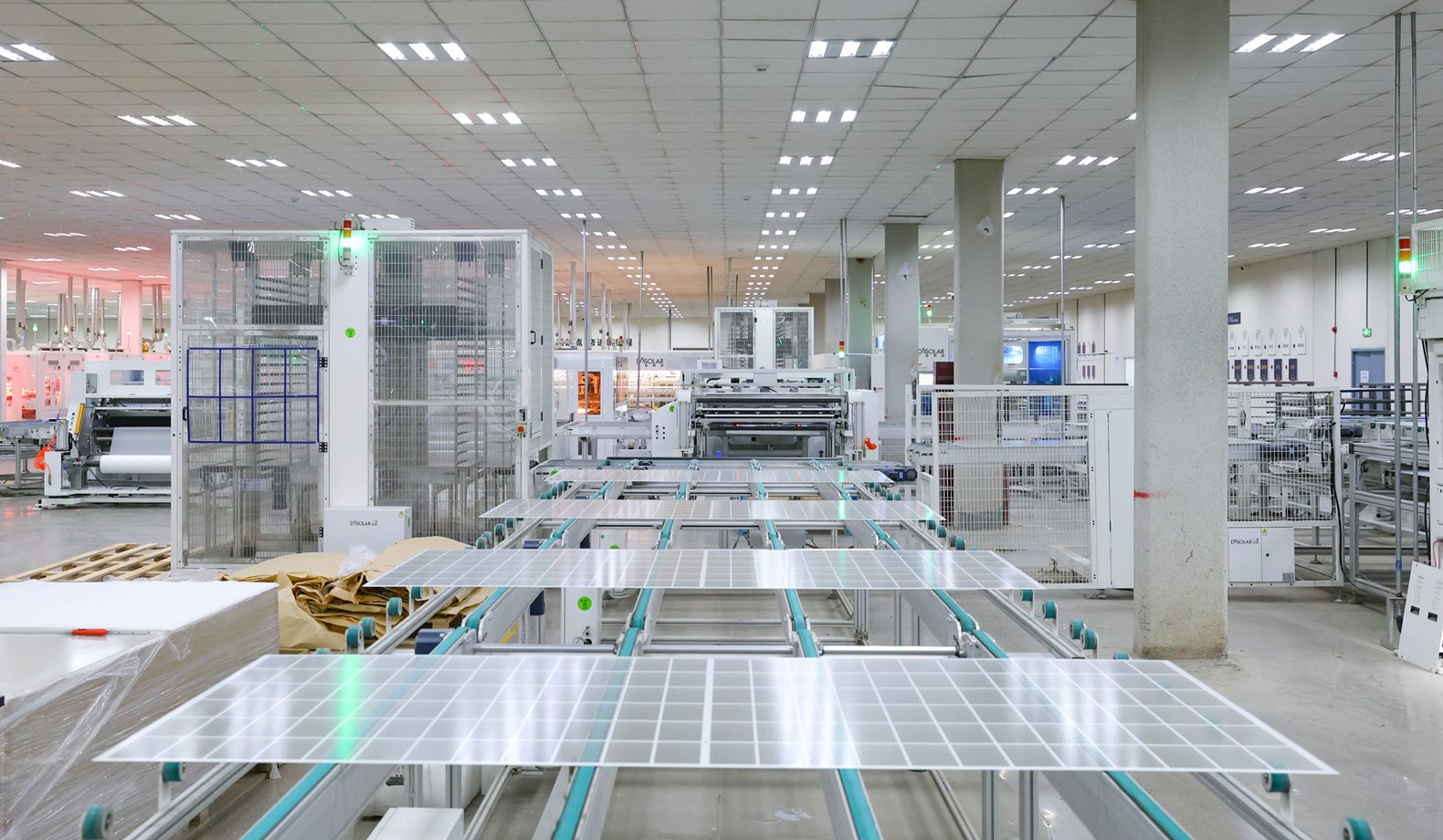 长通威宁新能源产业园主要围绕风光储全产业链,打造全省新能源装备制造基地,推动形成新能源产业集群。林民 摄影.jpg