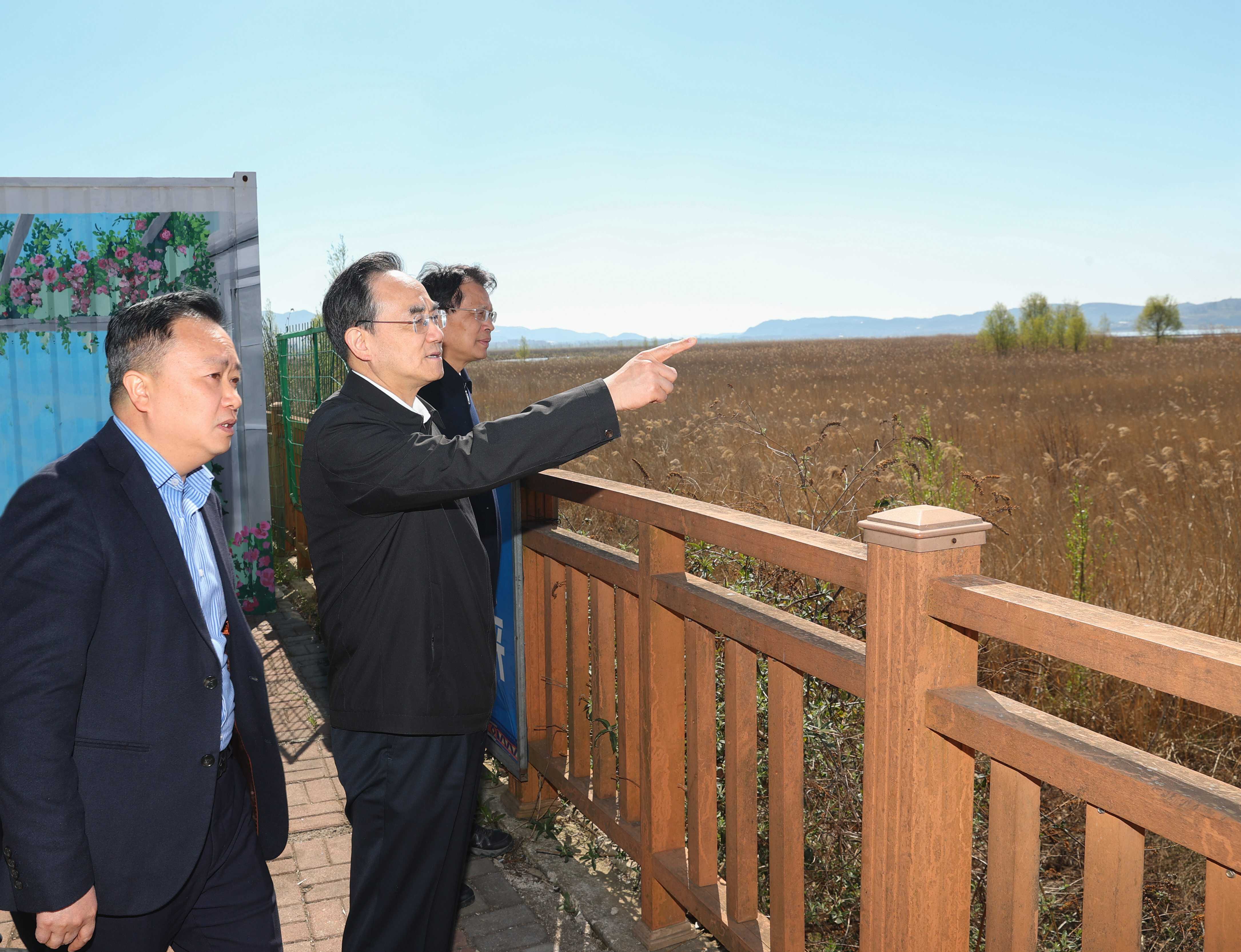 0324-25在威宁自治县调研.jpg