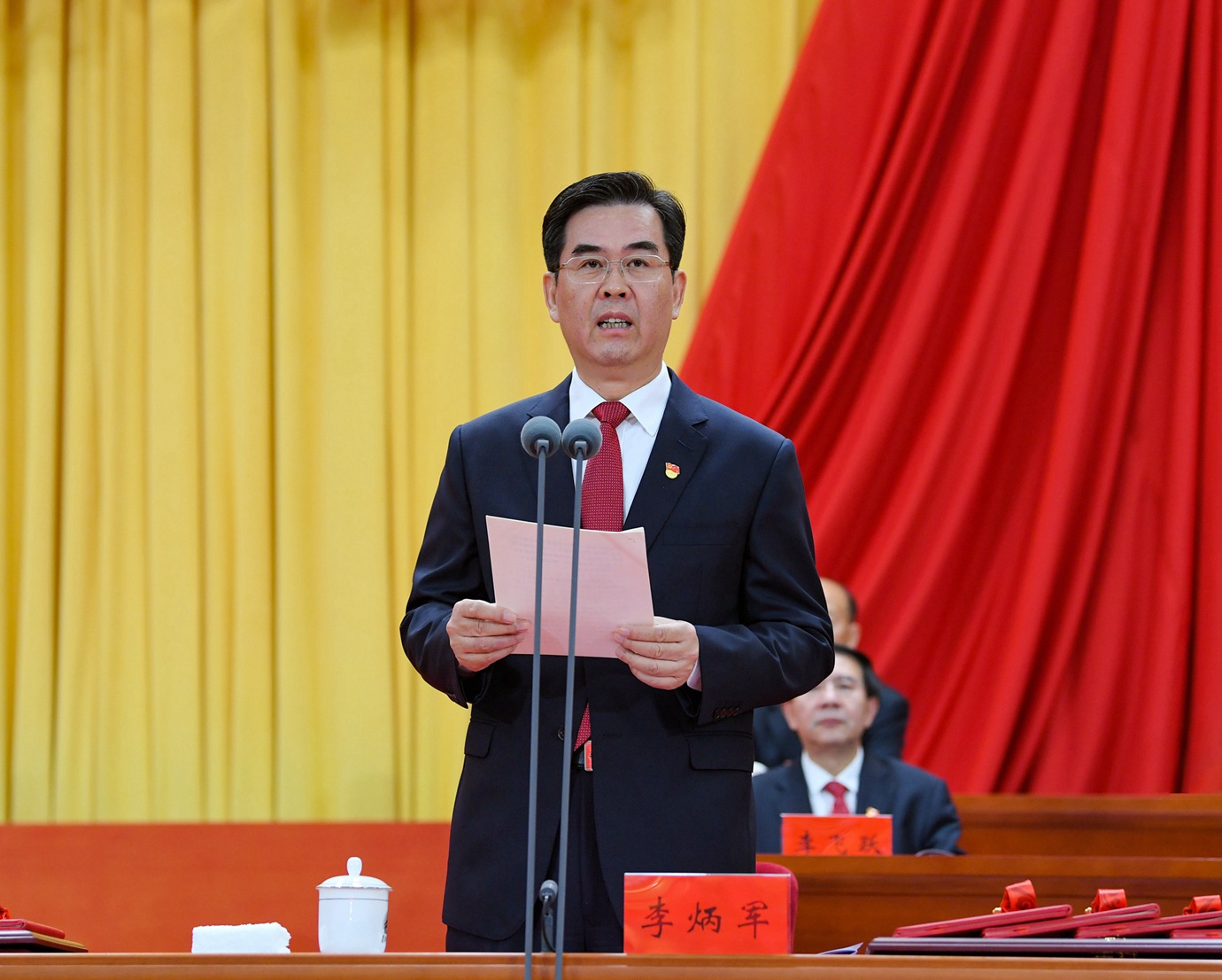 2.(审定)JZS_2956---2021年7月2日,贵州省庆祝中国共产党成立100周年大会在遵义隆重举行。图为省委副书记、省长李炳军主持会议 贵州日报天眼新闻记者 贾智 摄.jpg