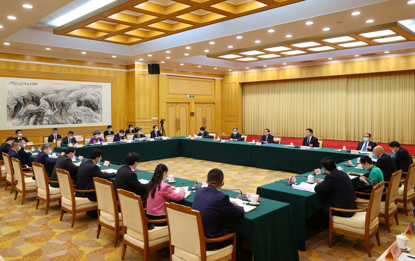 0309审议最高人民法院和最高人民检察院工作报告.jpg