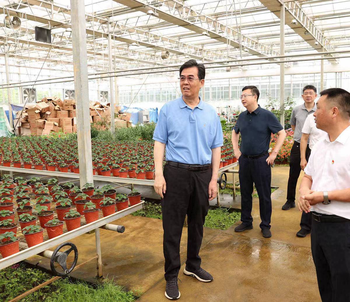 0716在修文县开展主题教育领题调研.jpg