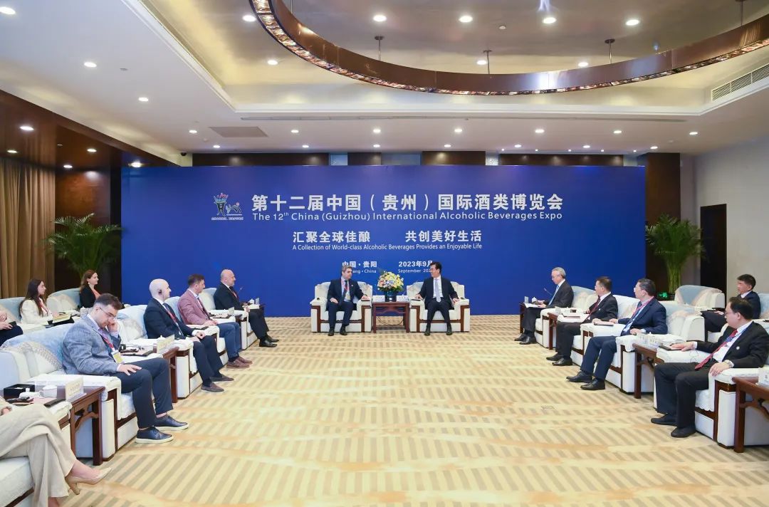 0909会见格鲁吉亚驻华大使卡岚第亚和伊梅列季州州长沙兰贝里泽一行.jpg