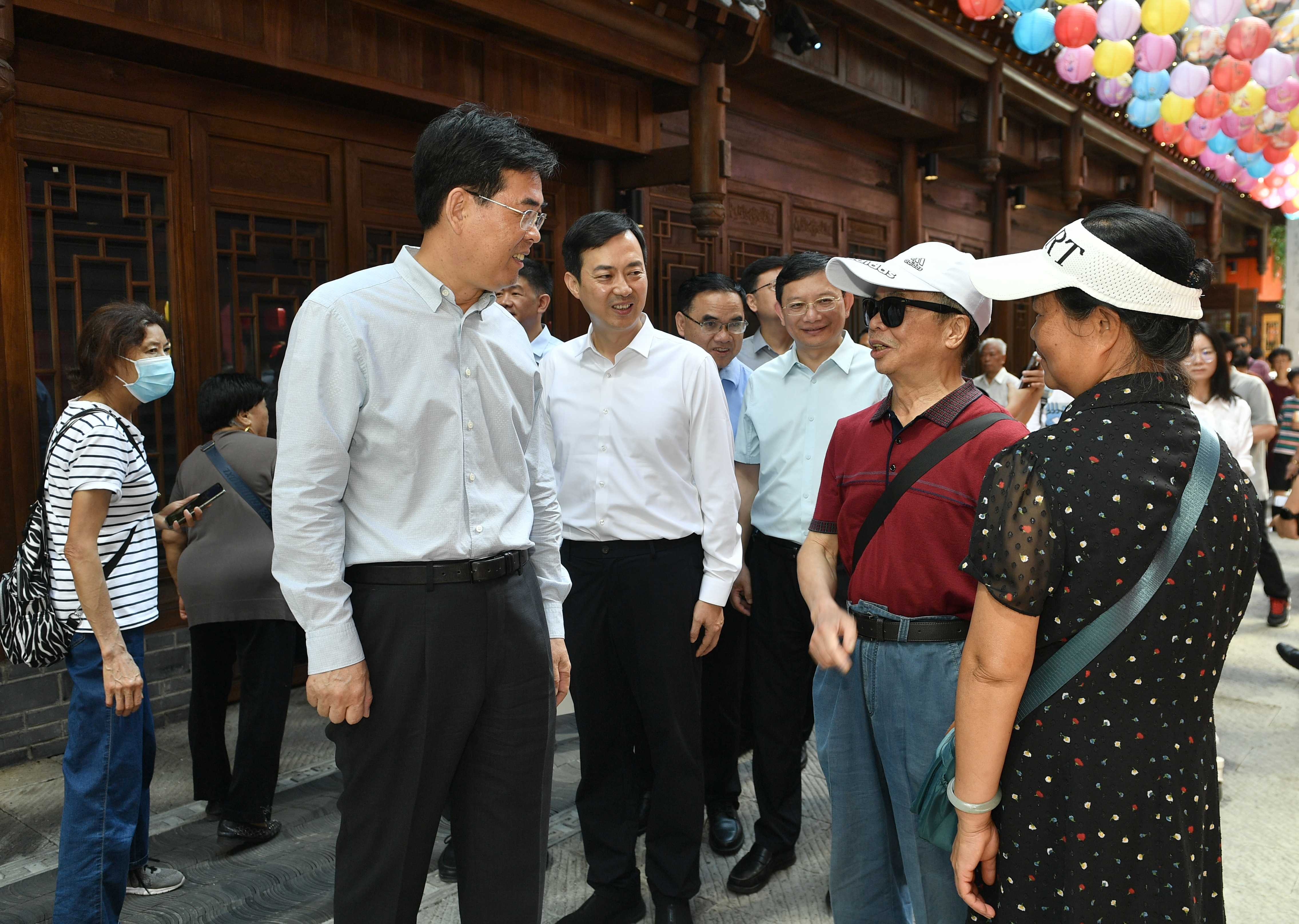 1001检查调研长假期间旅游秩序交通保畅市场消费安全保障等工作.jpg