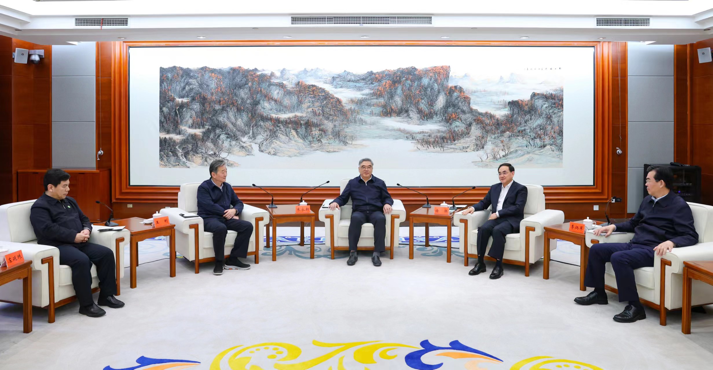 拜会全国政协副主席朱永新.jpg