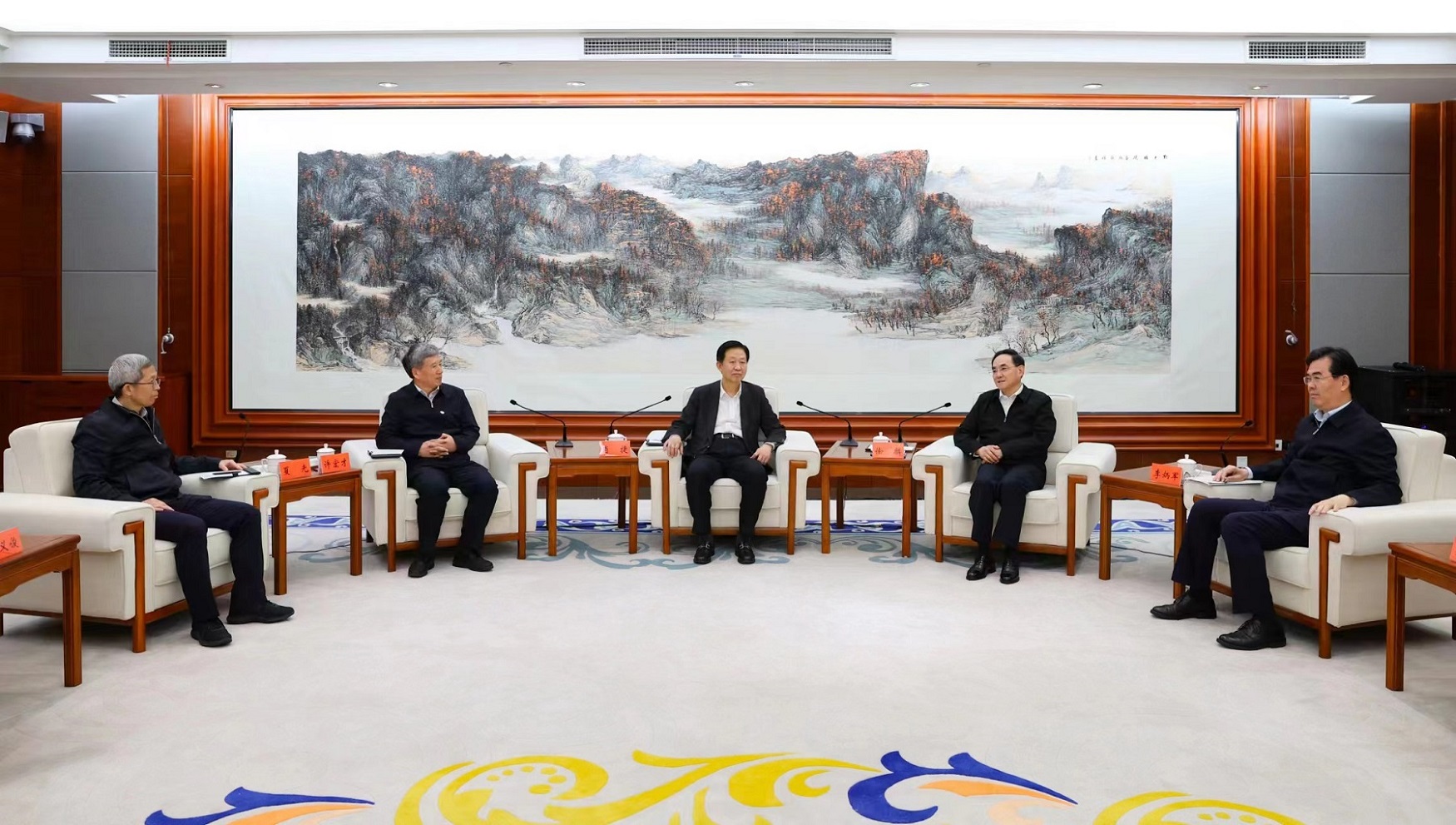 0416拜会全国人大常委会副委员长肖捷.jpg