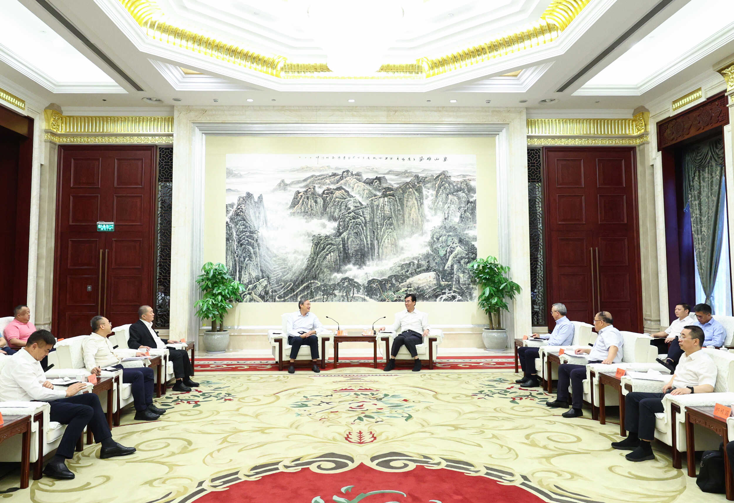 0816会见中国五百强产业联盟主席江南、刘志强一行.jpg