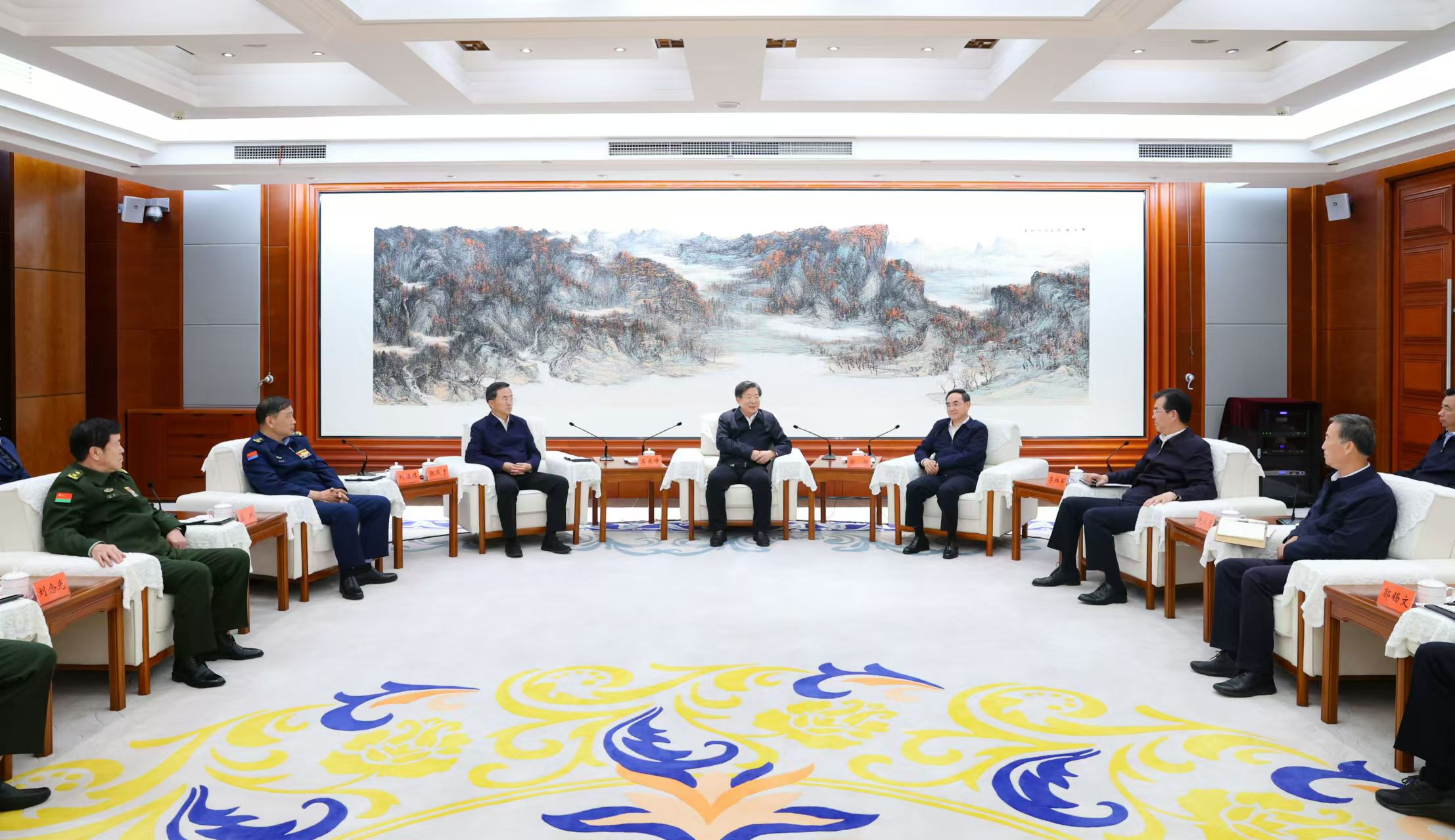 1112拜会全国政协副主席王东峰.jpg