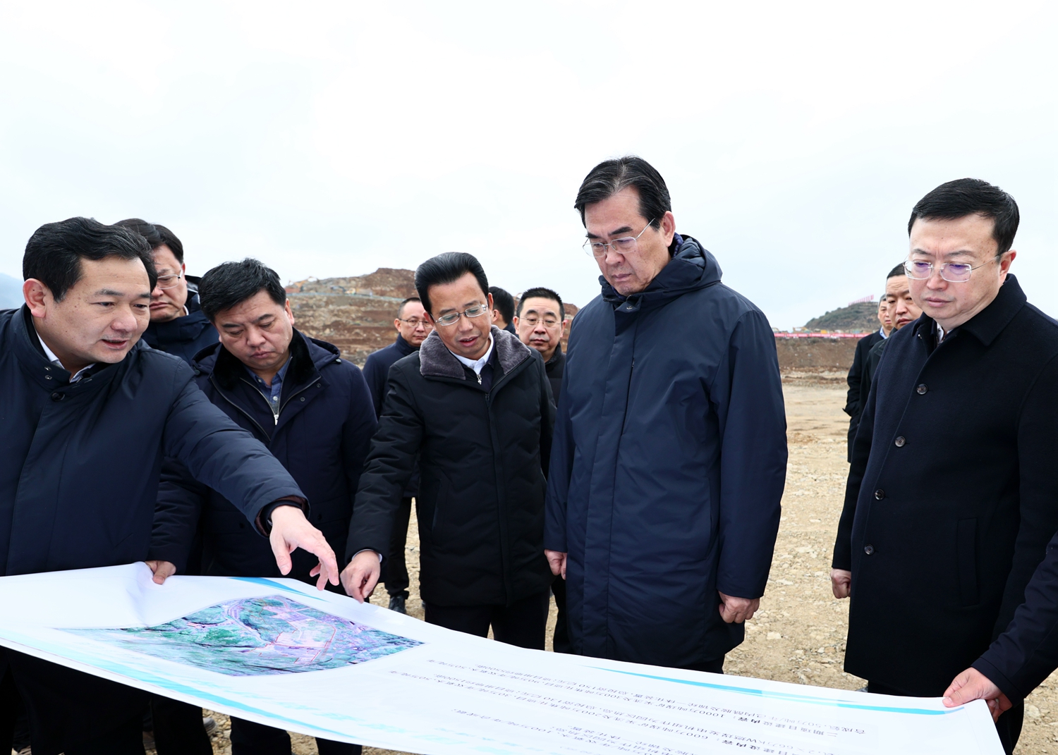 0206-07在六盘水市调研.jpg